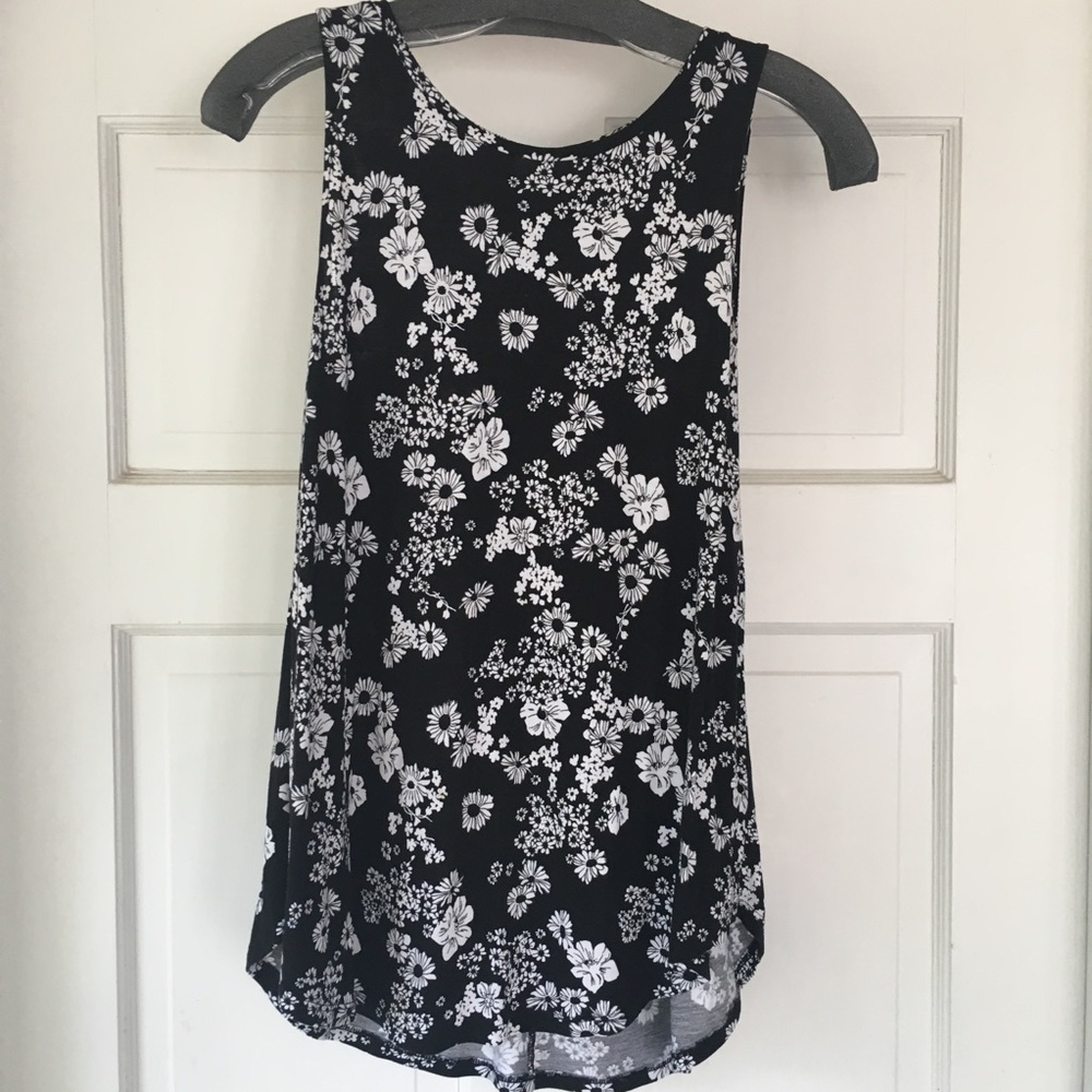 Old Navy floral tank bundle